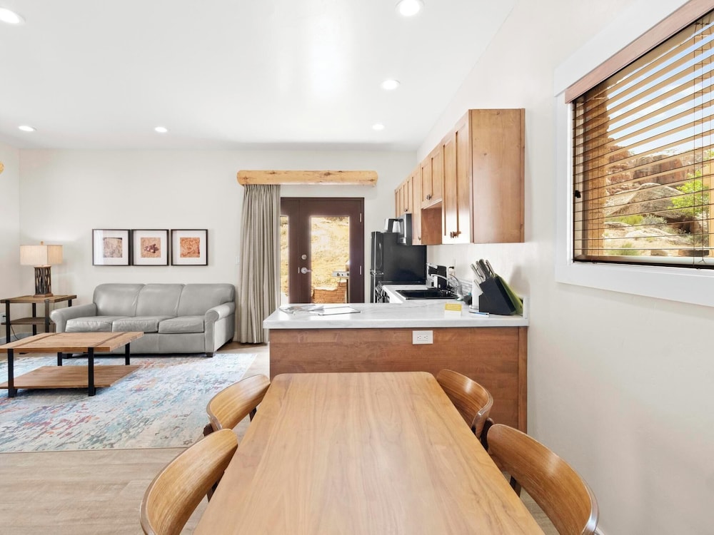 Bluff Dwellings Resort 15/67
