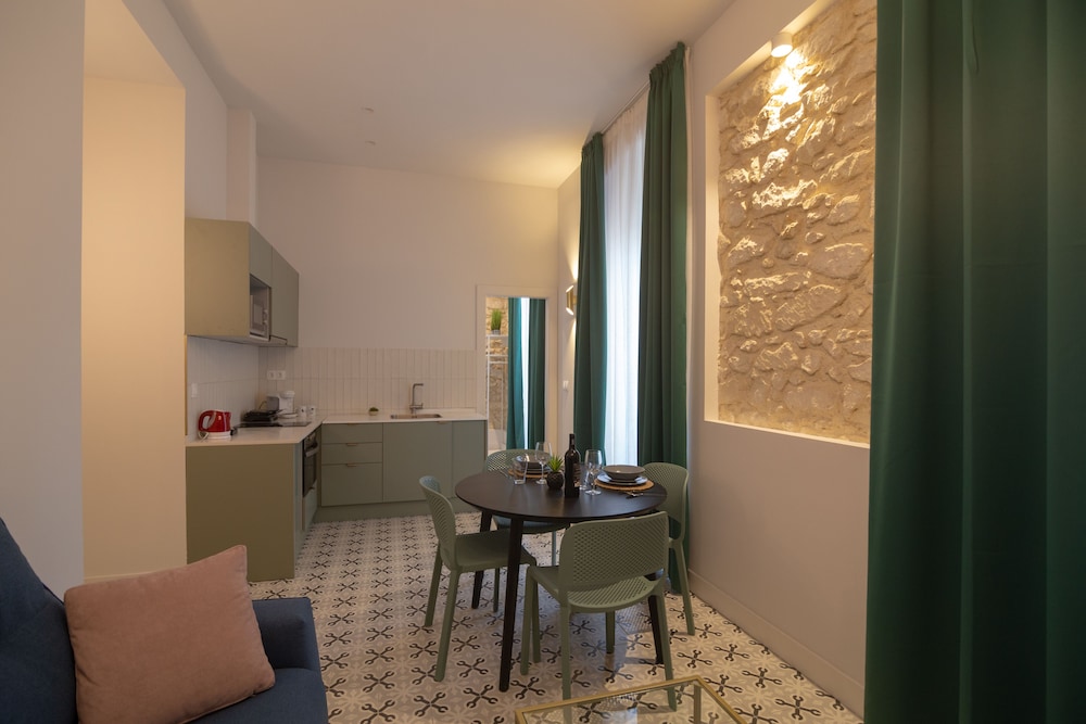 Apartamentos Teatro by Be Alicante 32/43