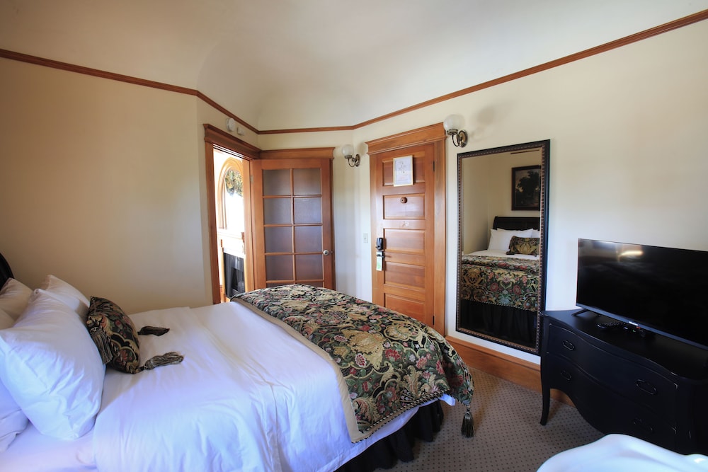 Pacific Grove Inn 17/79