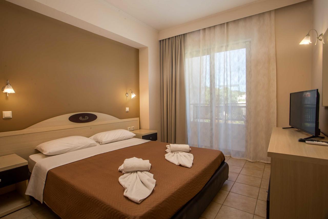 Santa Helena Hotel 46/90