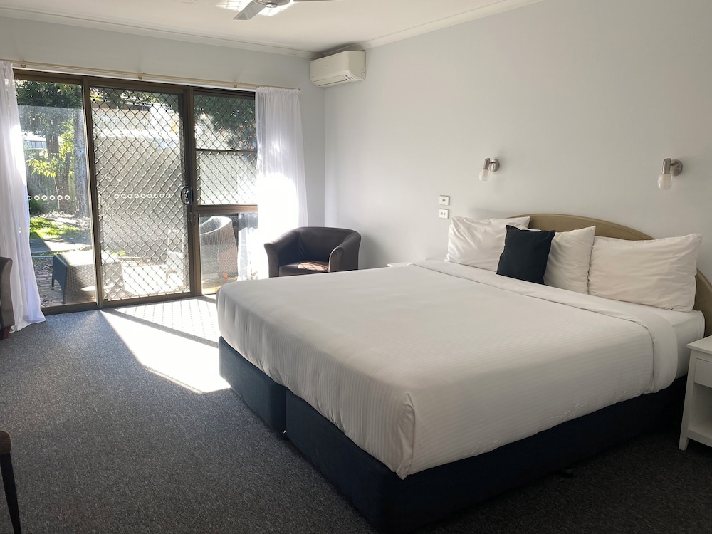 PREMIUM, KING BED