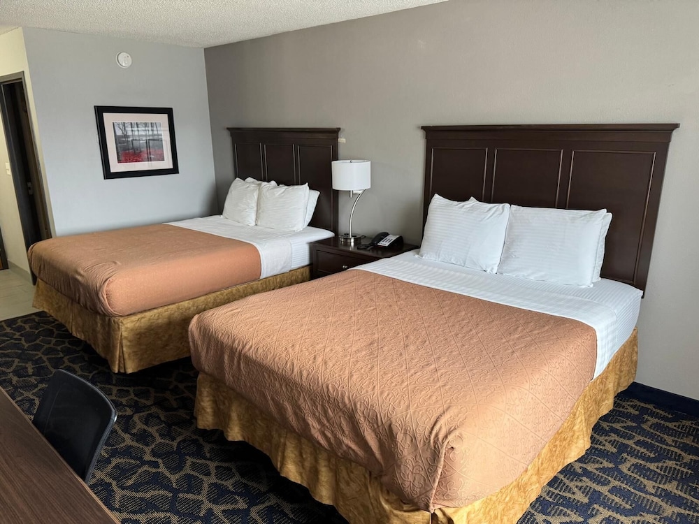 Greenstay Hotel and Suites St James 11/62