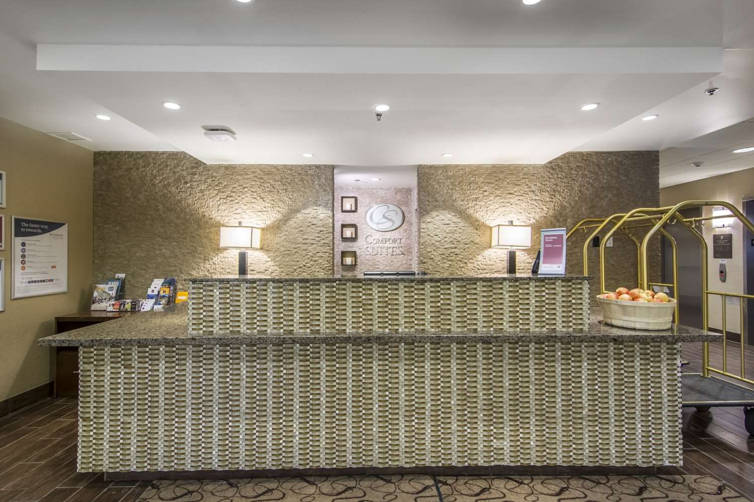 Comfort Suites Saskatoon 2/43