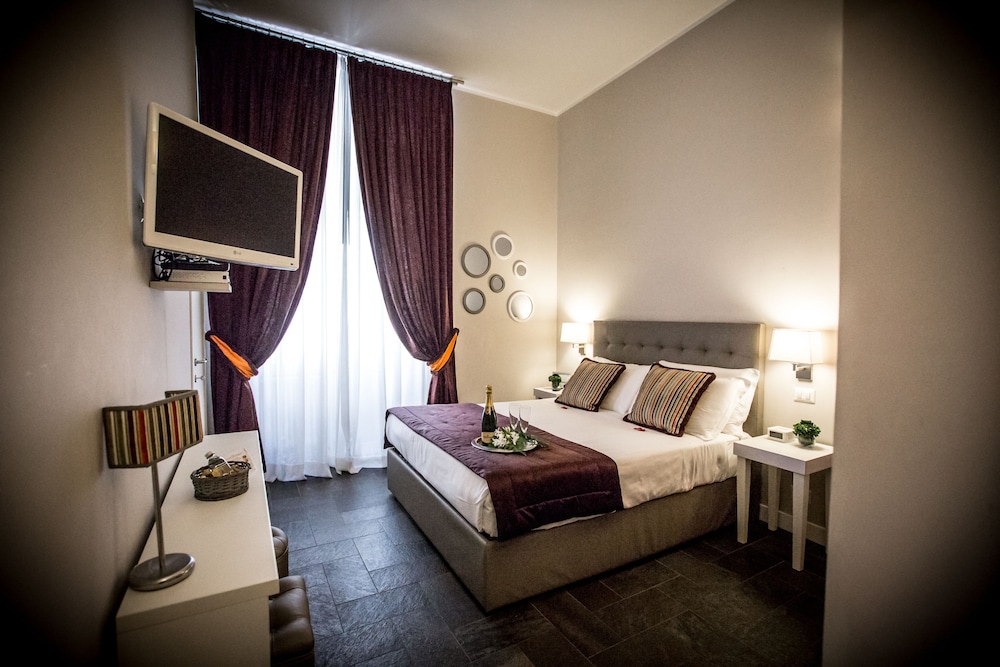 Chic Town Luxury Rooms 19/69