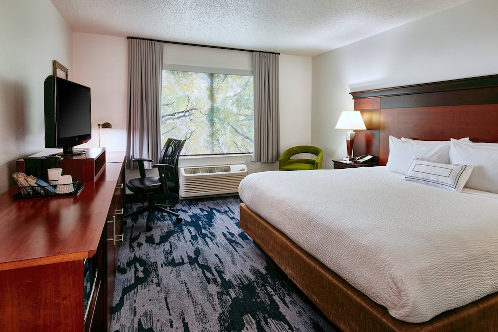 Room, King Bed, Sofa