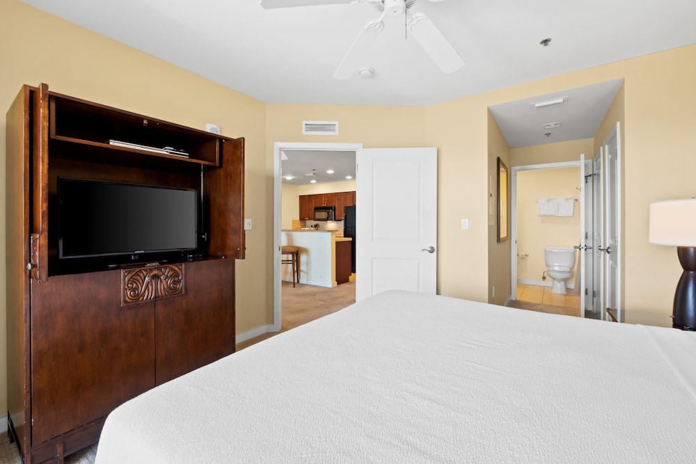 Luau Resort by Panhandle Getaways 18/50