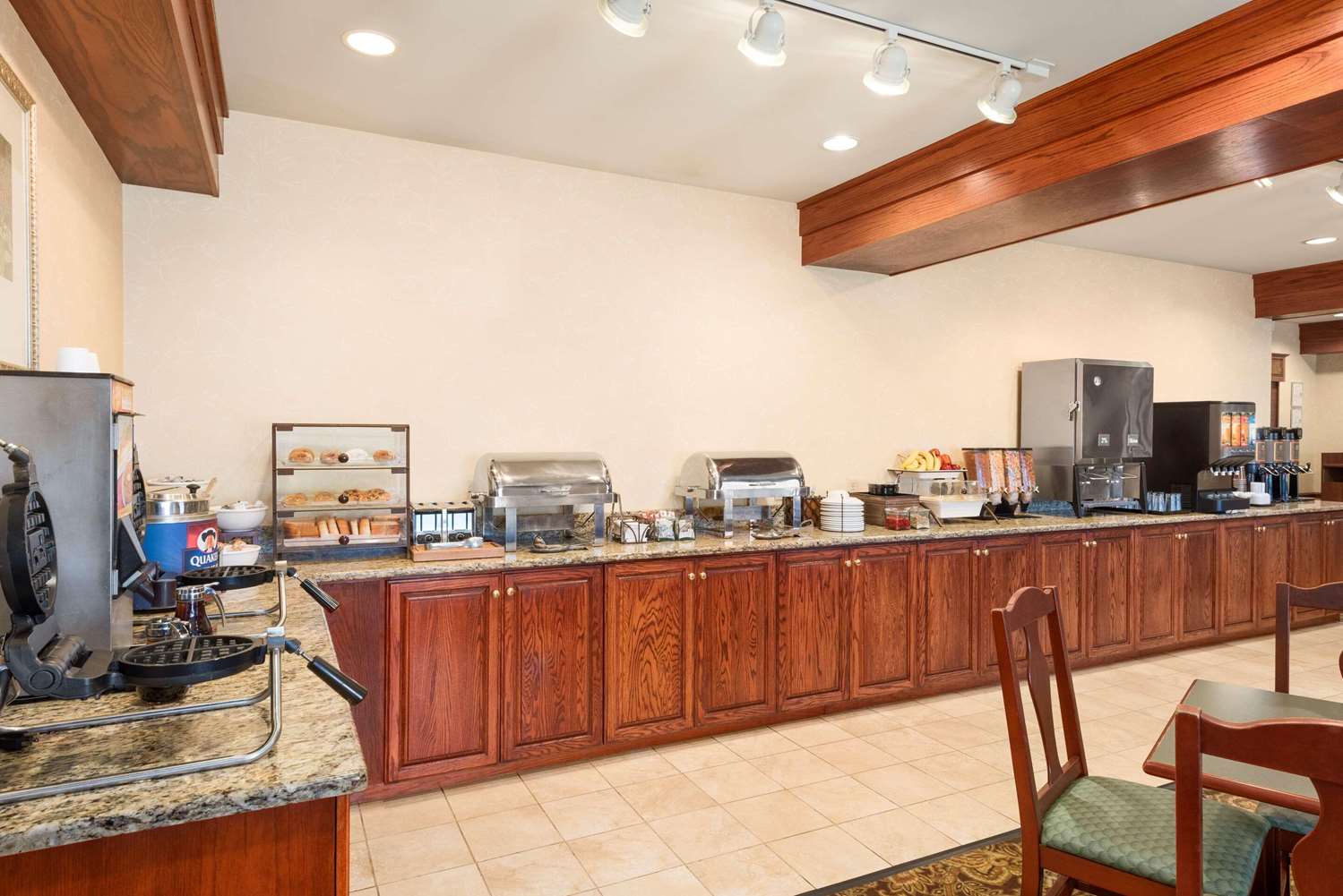 Country Inn and Suites by Radisson Council Bluffs IA 24/30