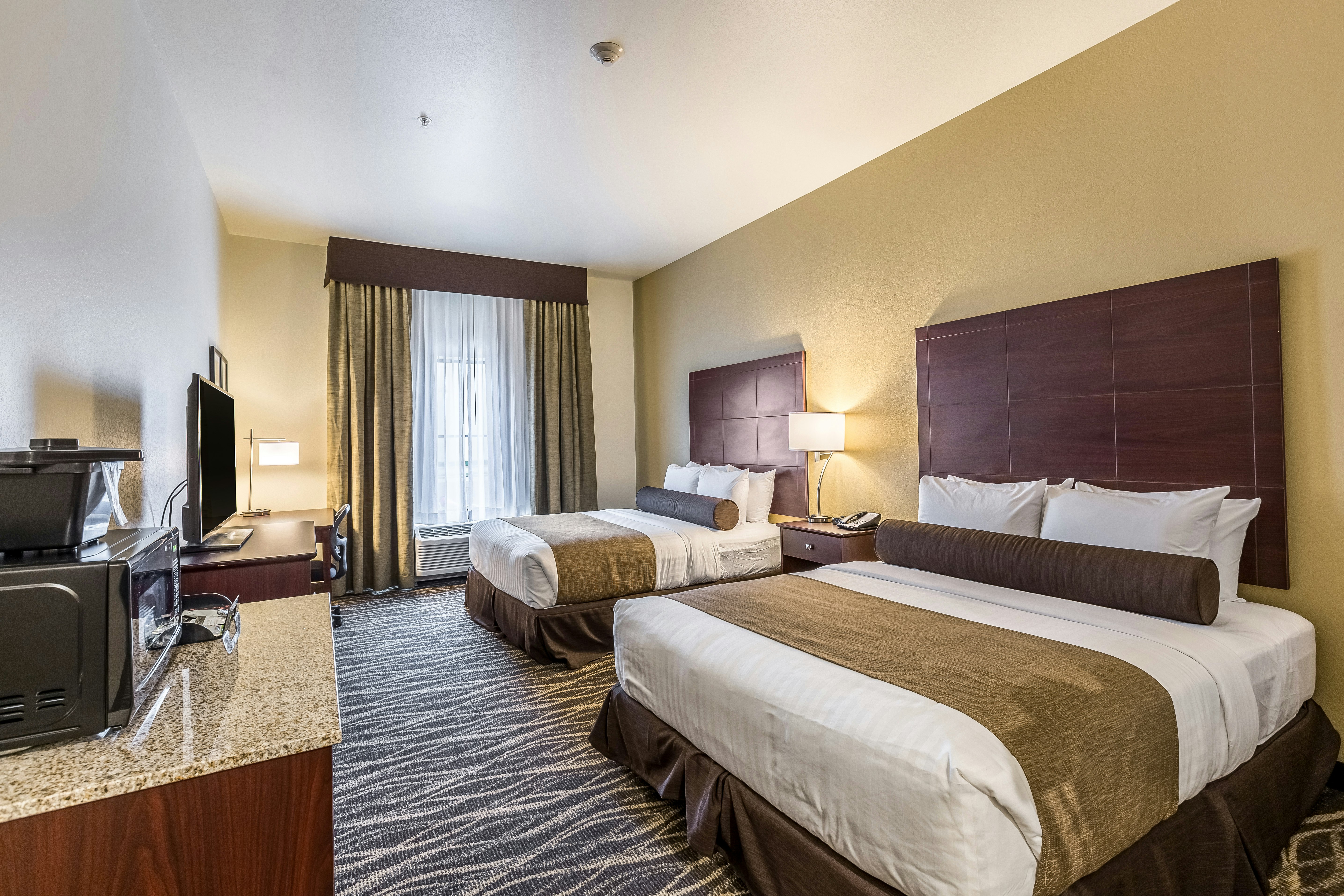 Cobblestone Hotel & Suites – Stevens Point 5/55