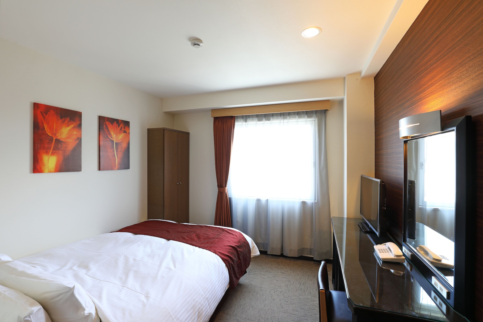 ROOM, DOUBLE BED, SMOKING
