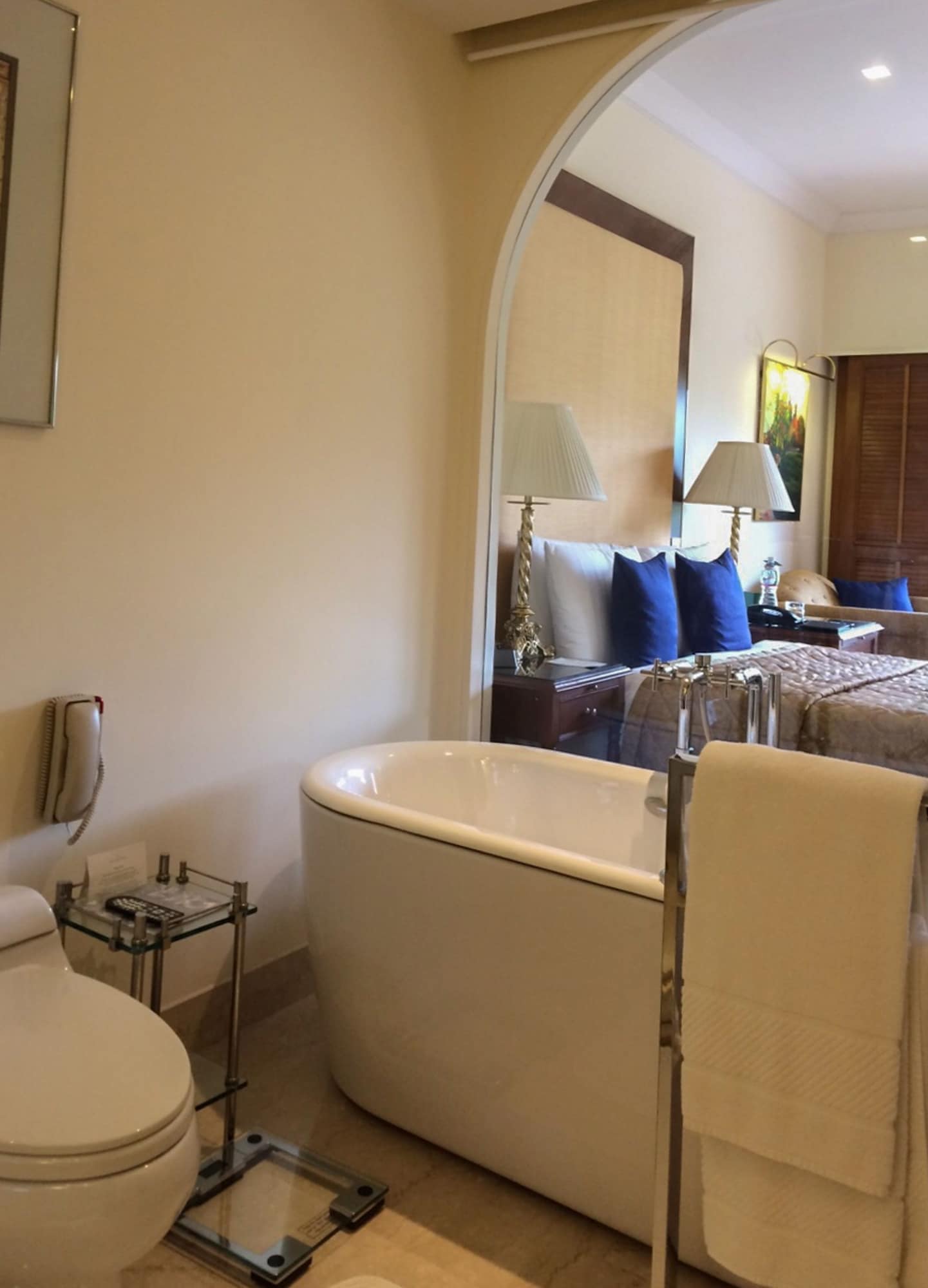 Deluxe Room (1 Queen Bed) - Package Rate
