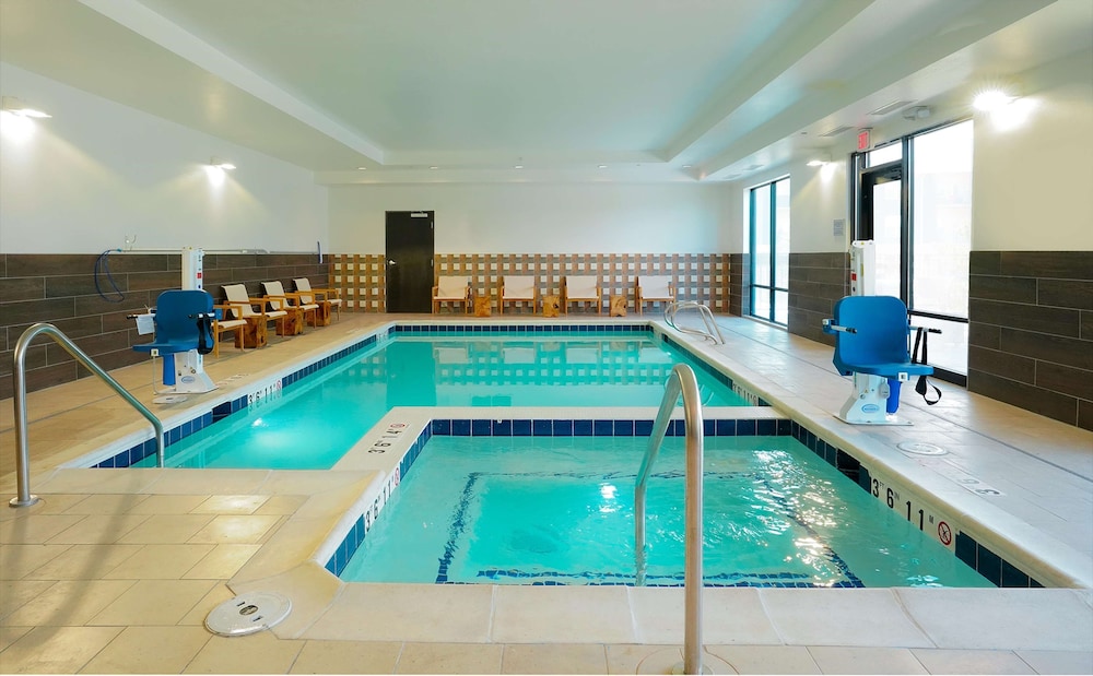 Hampton Inn Colorado Springs I-25 Central 17/35