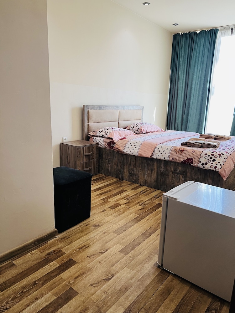 Hotel Ellegance 24/65