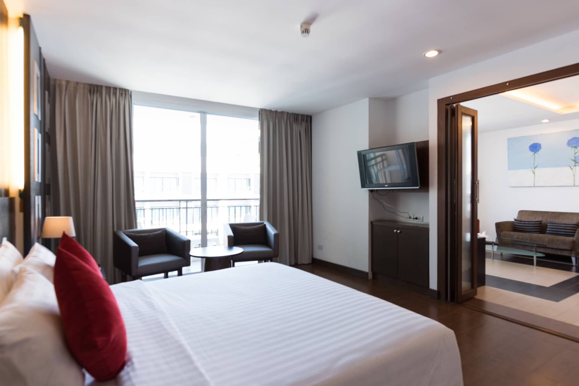 PRESIDENTIAL, SUITE