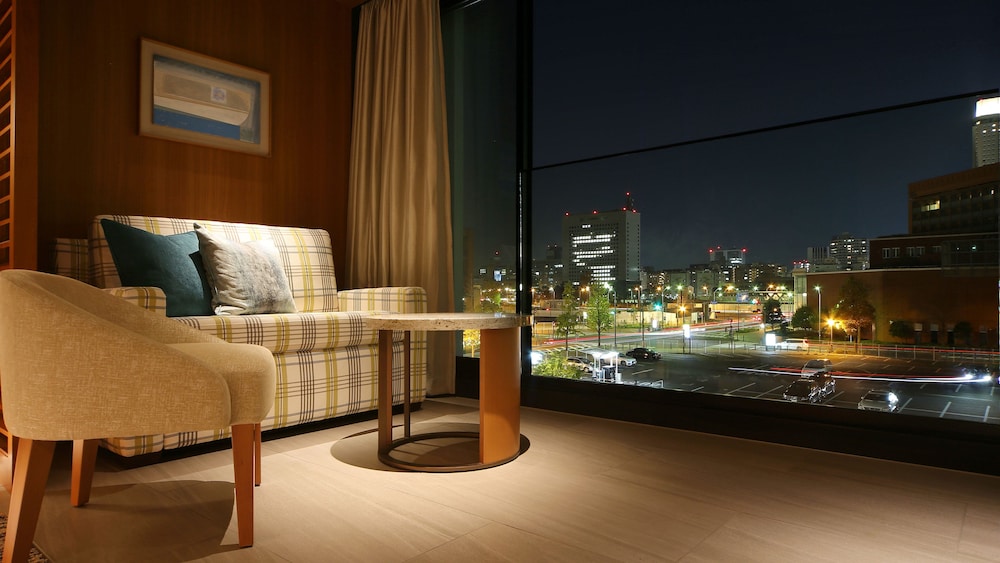Intercontinental Yokohama Pier 8 36/78