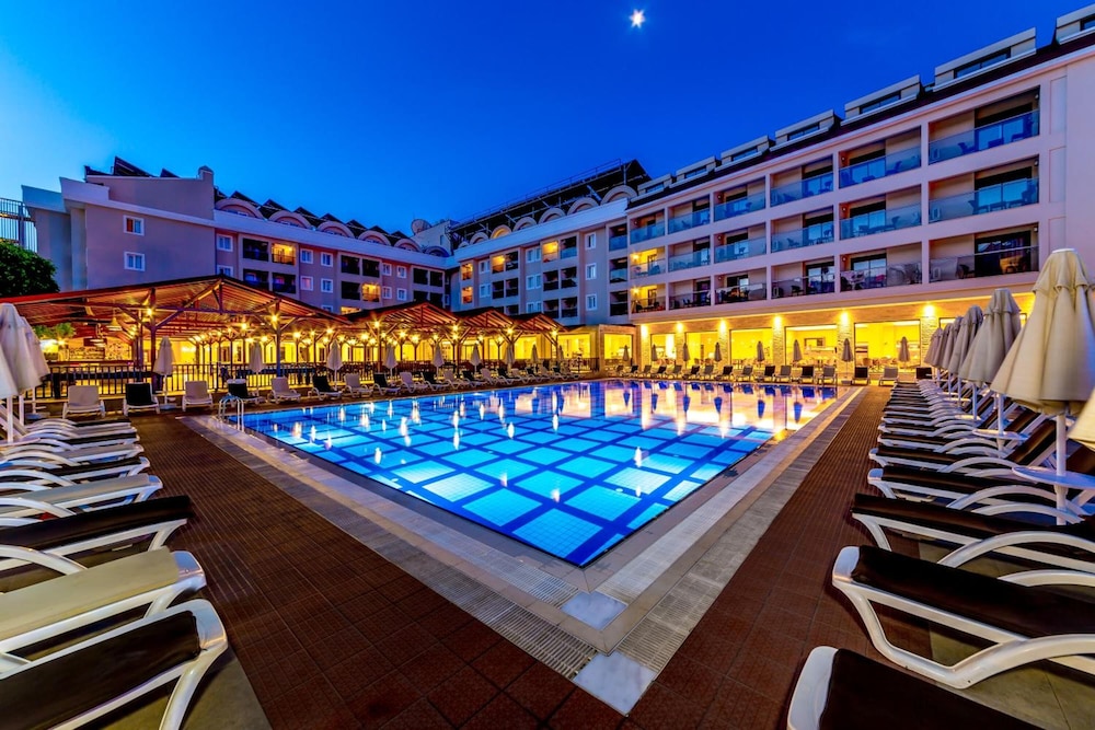Julian Club Hotel 43/64