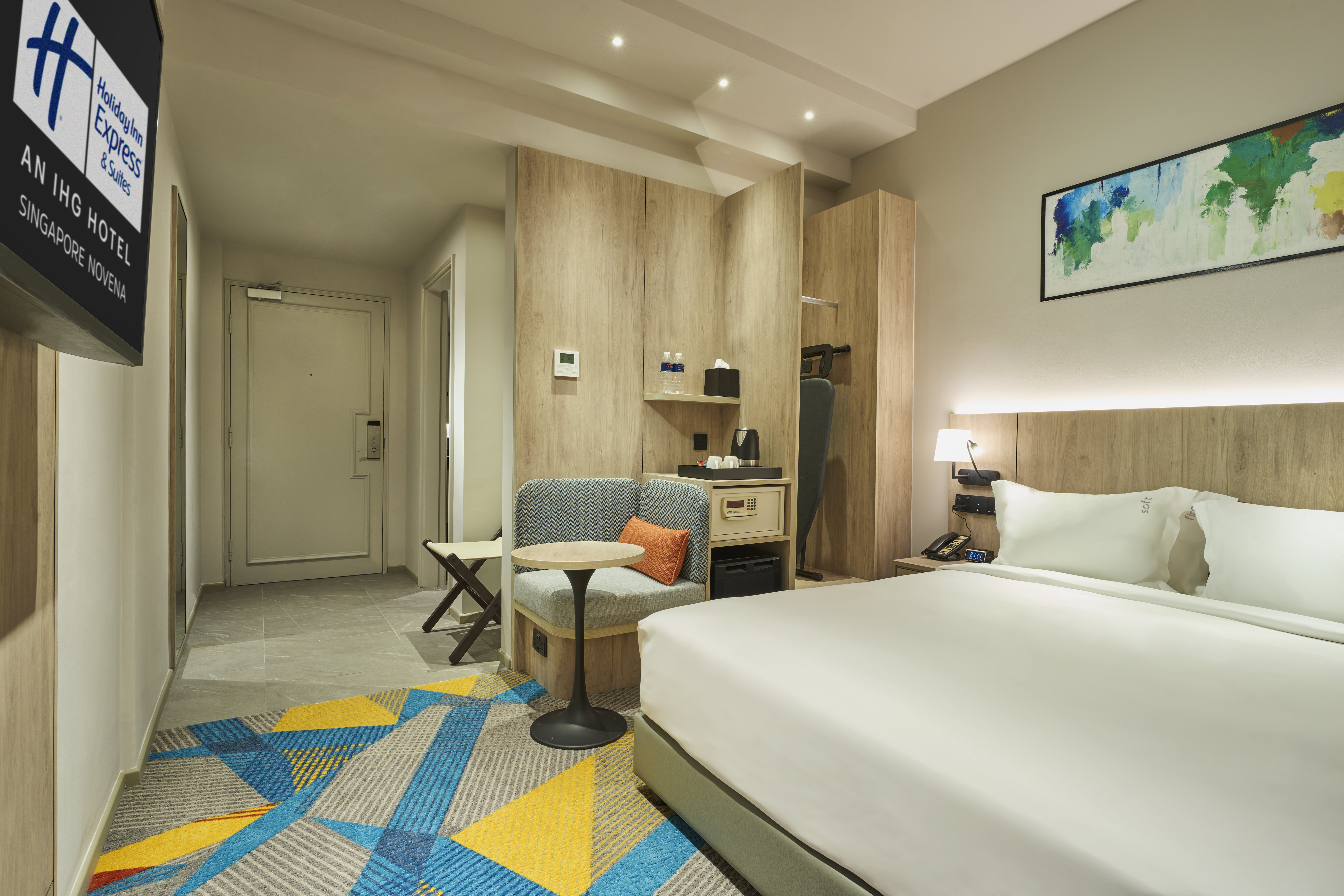 STANDARD, QUEEN BED, HIGH FLOOR