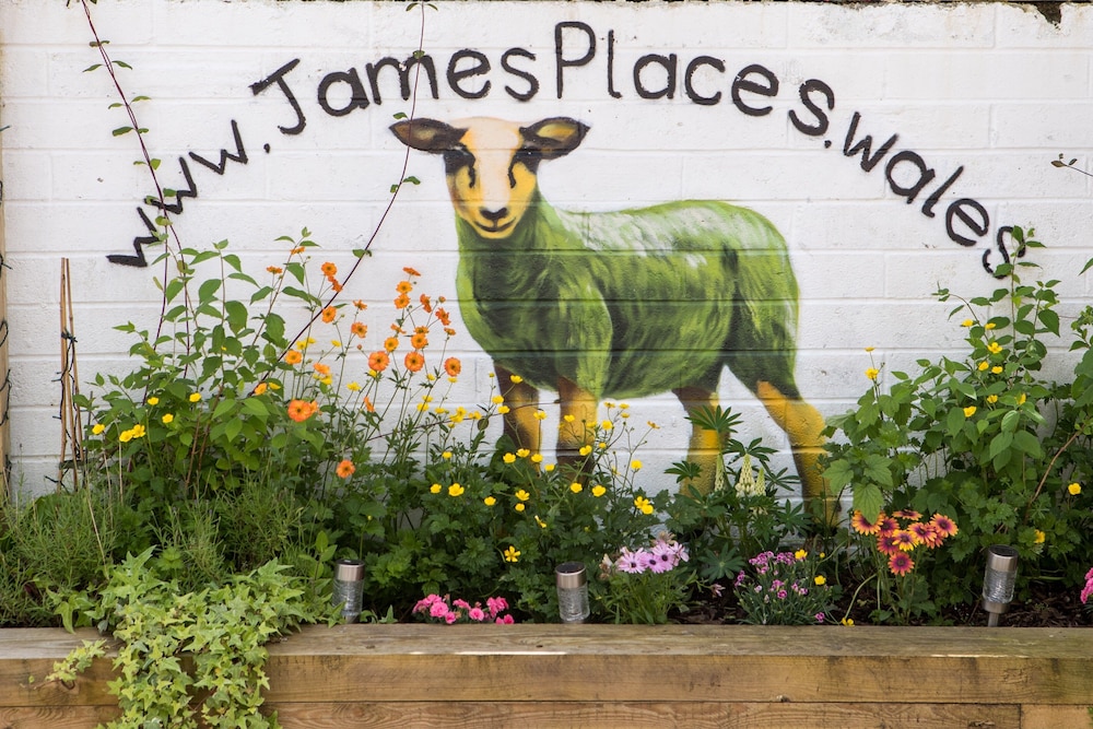 James' Place At Dowlais 2/48
