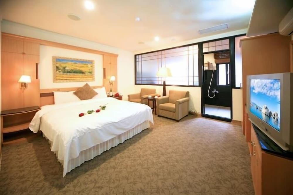 Ming Lu Holiday Hotel 12/50