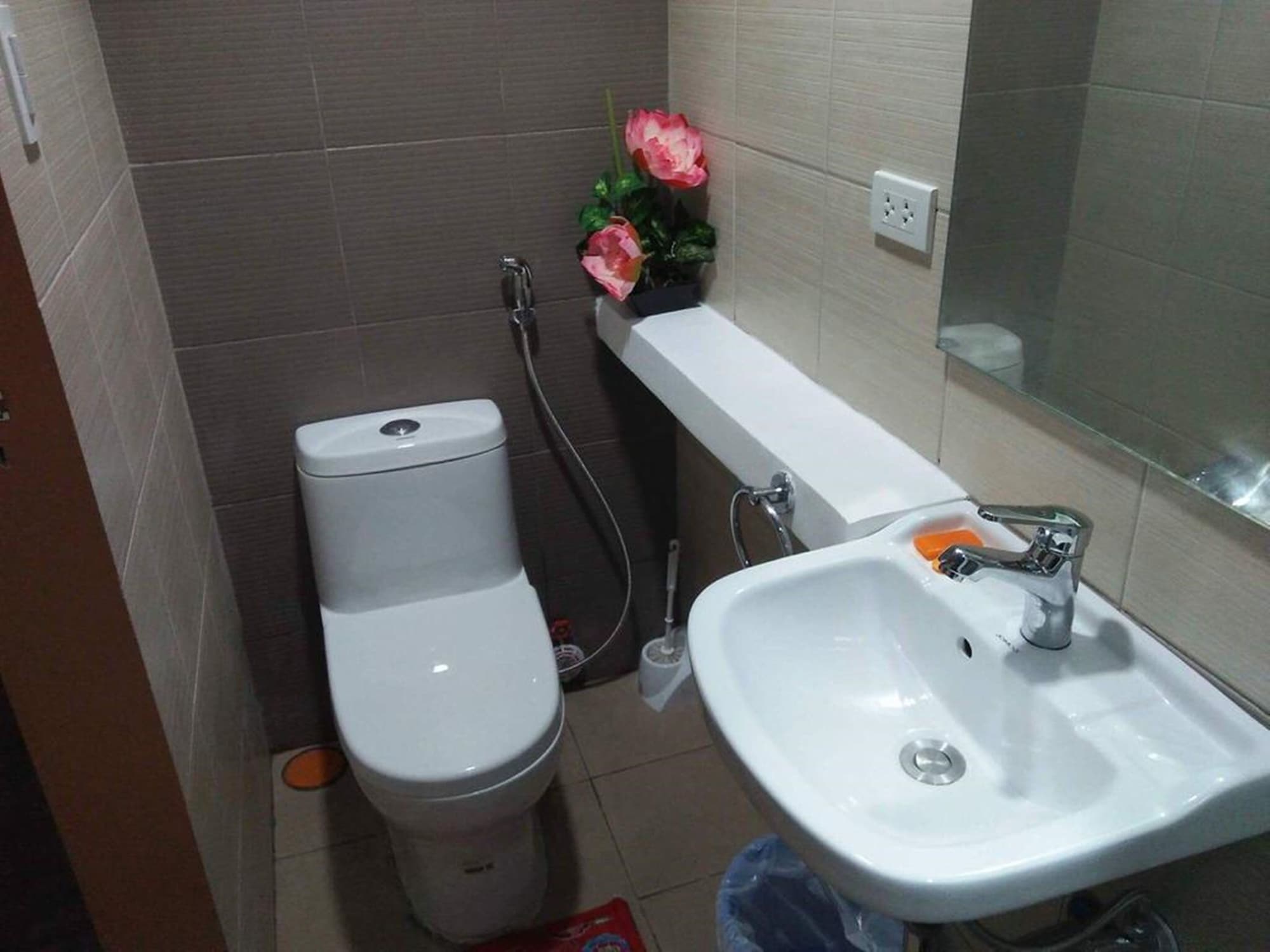 1 BEDROOM