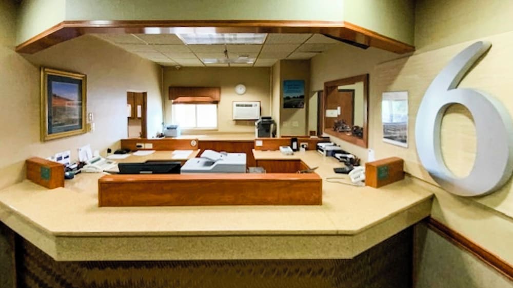 Studio6 Minot, ND 35/38