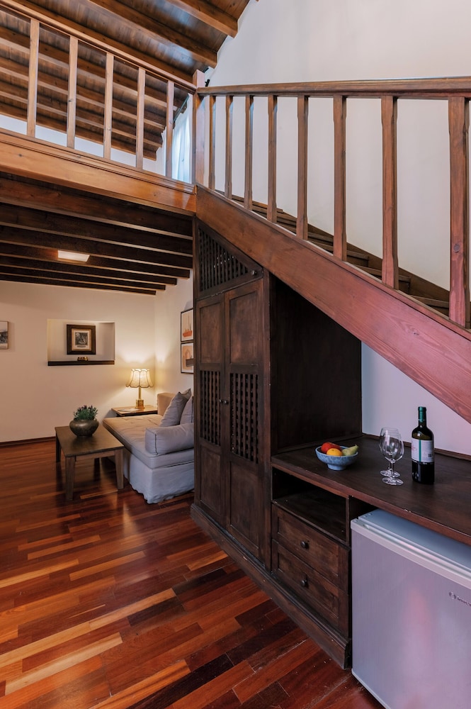 Zacosta Villa 9/50