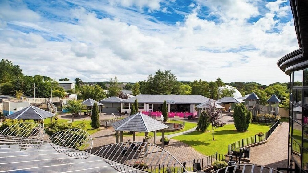Amber Springs Hotel Health Spa 40/50