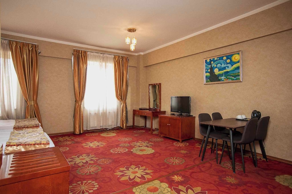 Ub City Hotel 48/50