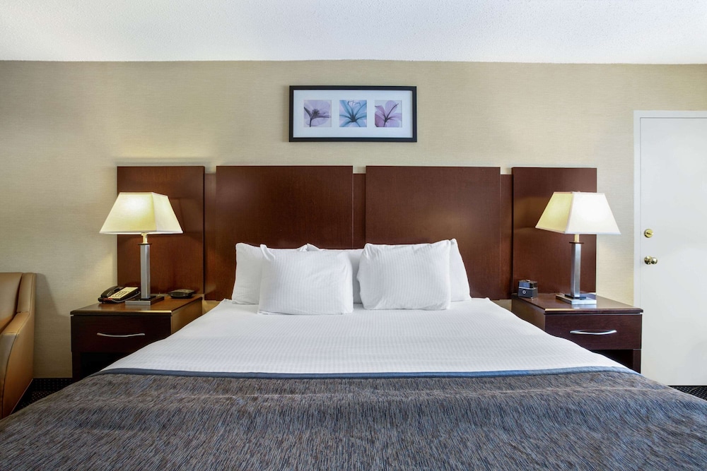 Hampton Inn Manchester Downtown, NH 10/39