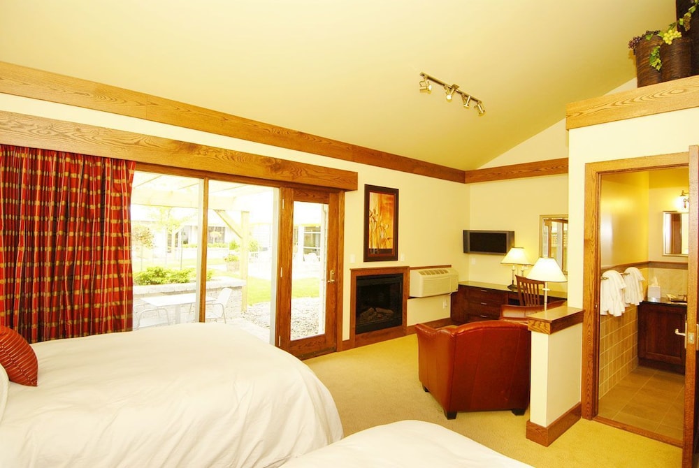 Huff Estates Inn & Winery 13/48