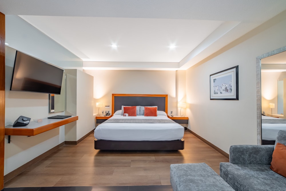 Hotel Abastos Plaza 24/68