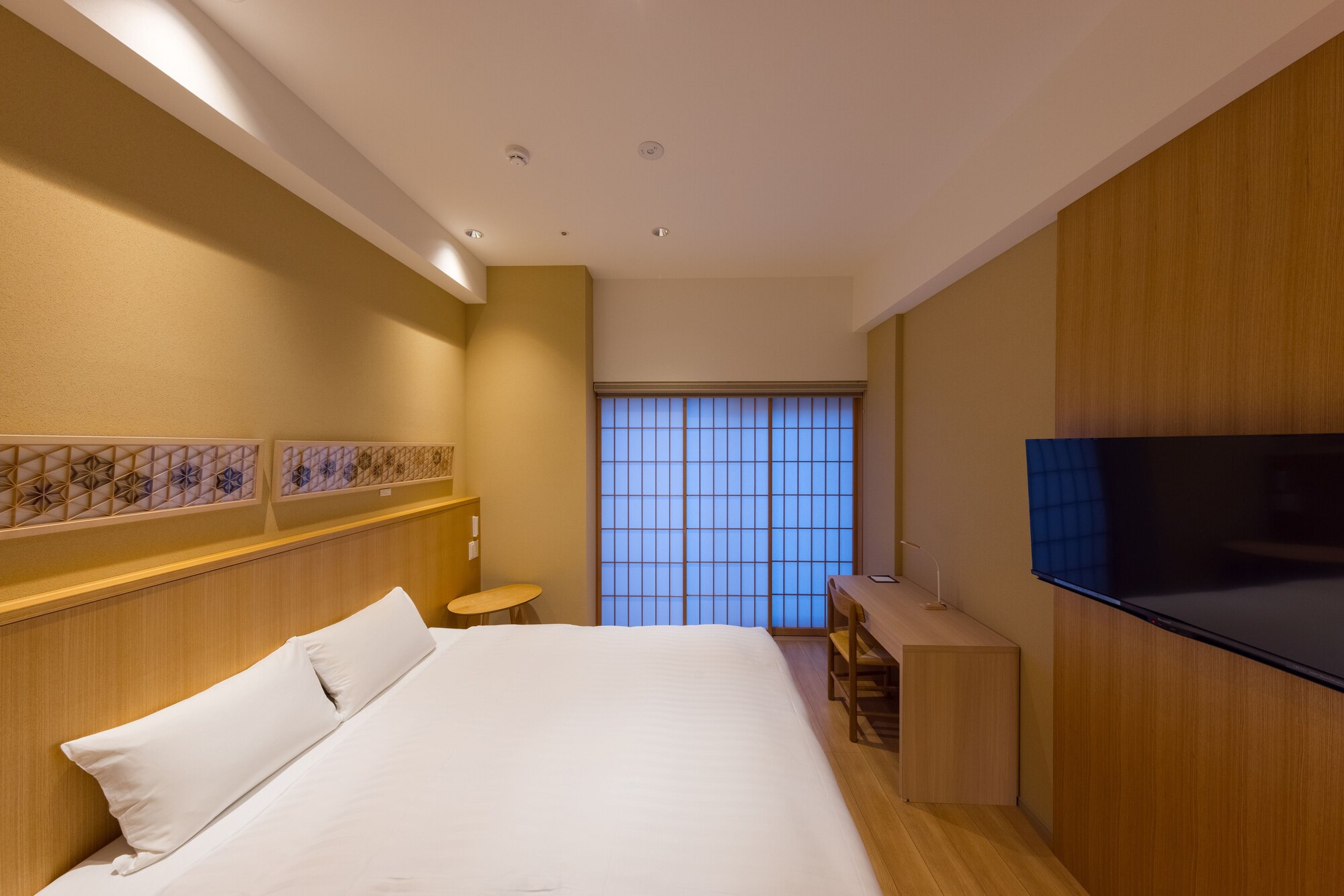 SUPERIOR, DOUBLE BED