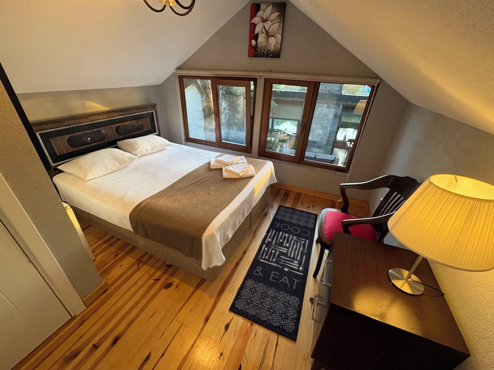Antik River House 17/48