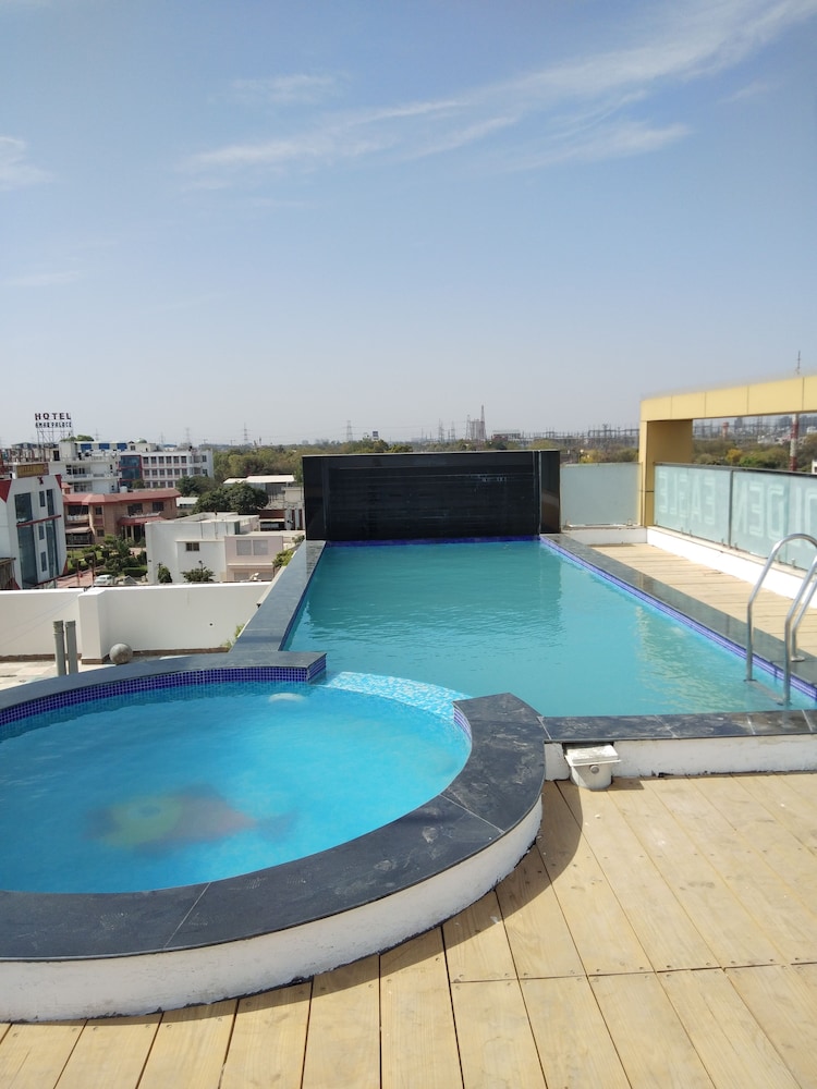 Golden Eagle By Keshav Global Hotels 39/40