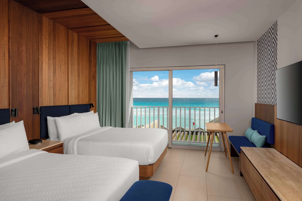 ENCLAVE, 2 QUEEN BEDS, BEACH FRONT, BALCONY