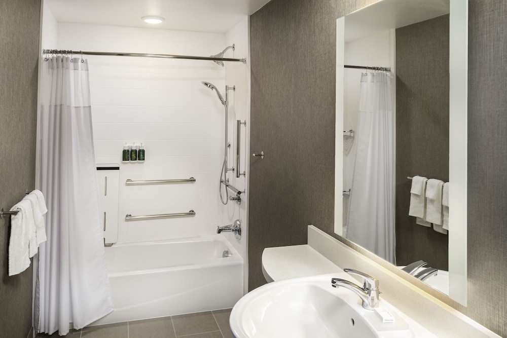 SpringHill Suites by Marriott Irvine Lake Forest 8/32