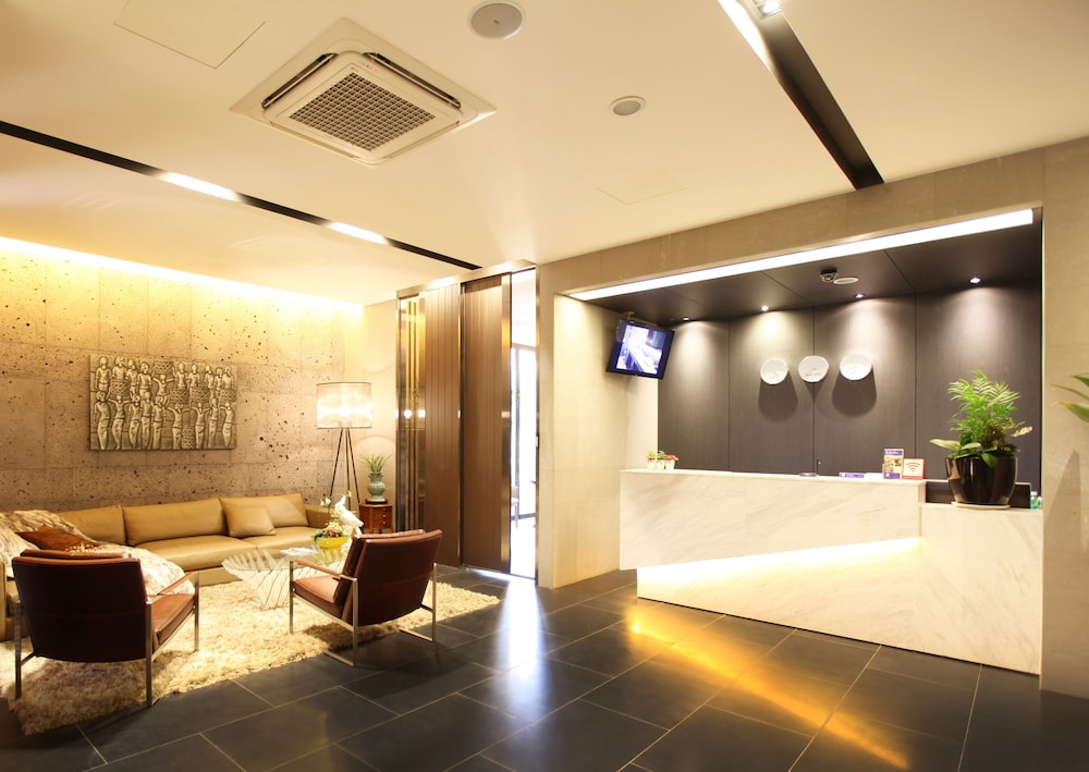 Vine Hotel 11/50