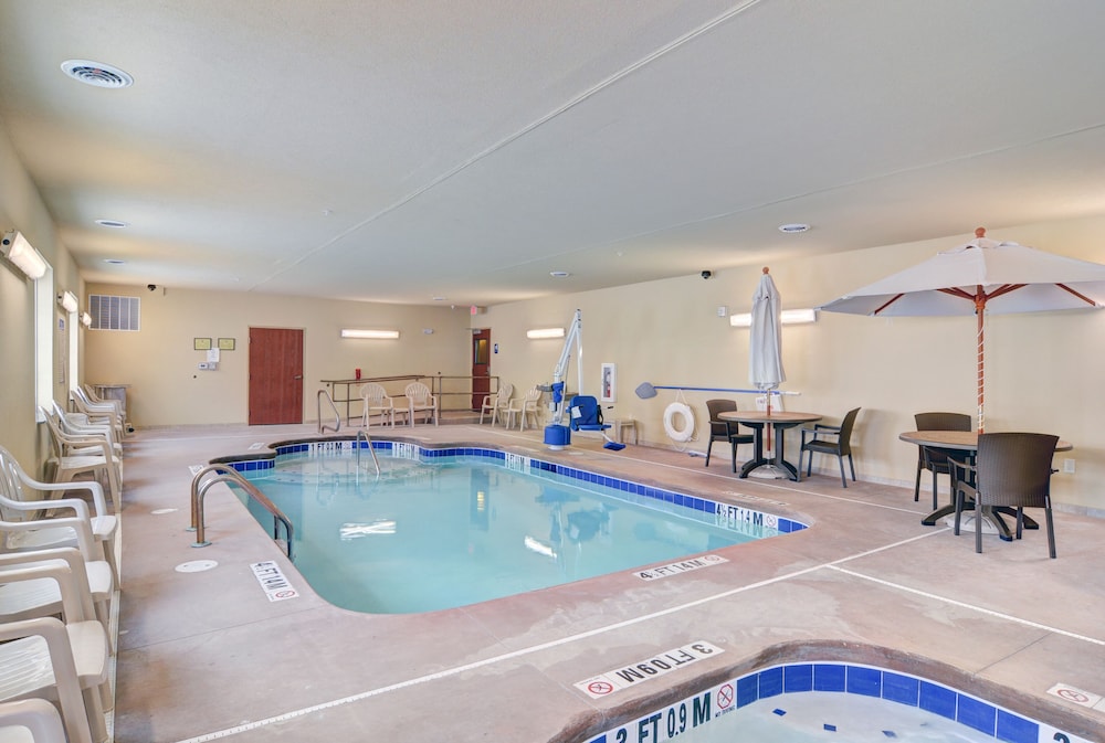 Cobblestone Hotel Suites Punxsutawney Pa 21/42