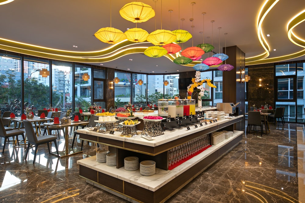 Golden Lotus Grand Hotel 6/49