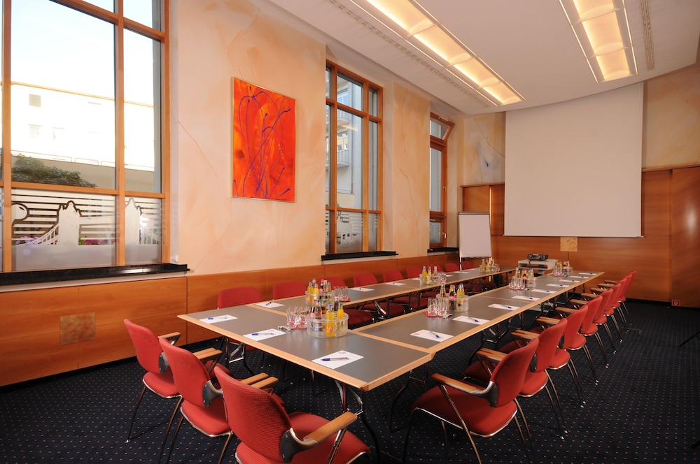 Torbrau Hotel 59/66