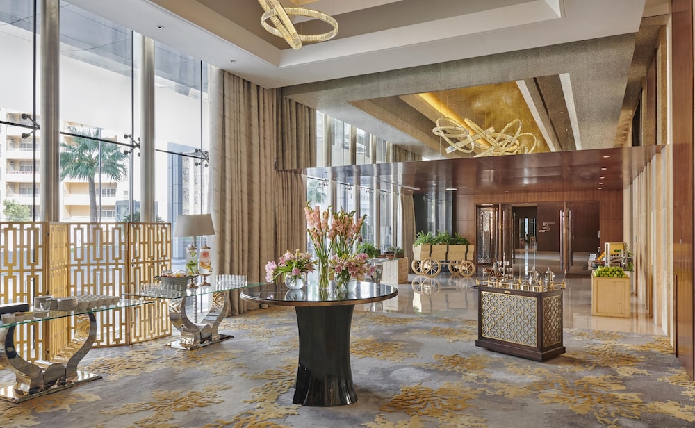 حياة ريجينسي(Hyatt Regency Riyadh Olaya) 8/75