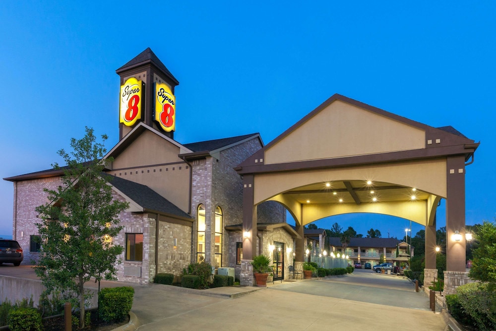 Super 8 by Wyndham Fairfield, TX 1/36