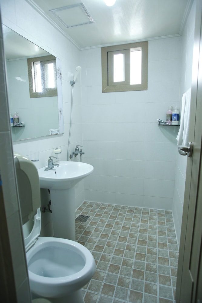 Olle Tourist Hotel 39/40