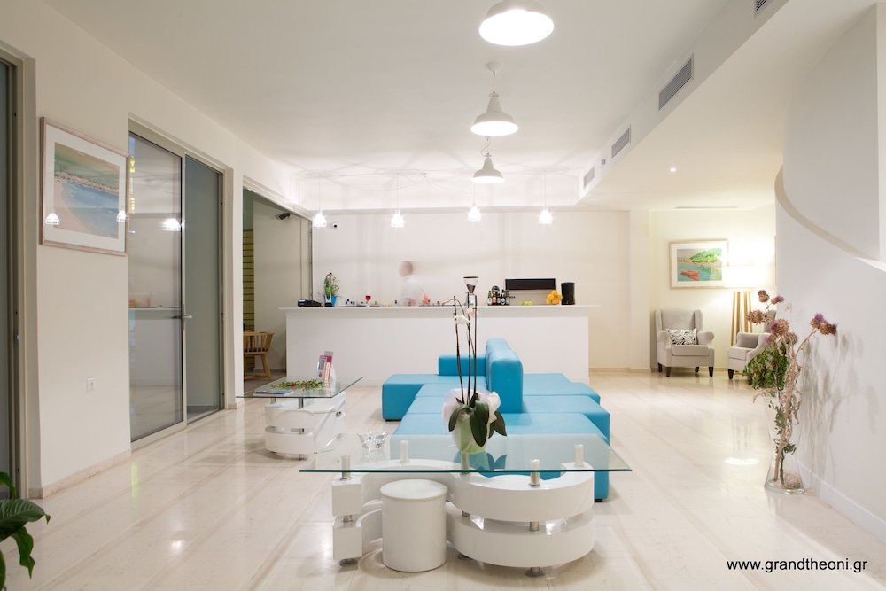 Grand Theoni Hotel Suites And Spa 13/71