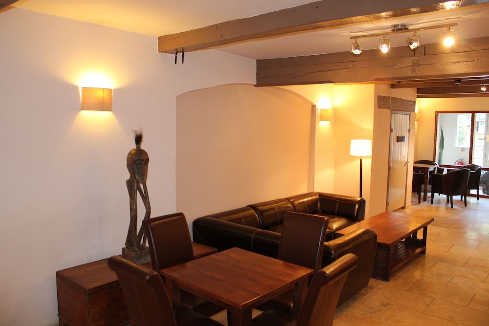 The Coach House 20/32