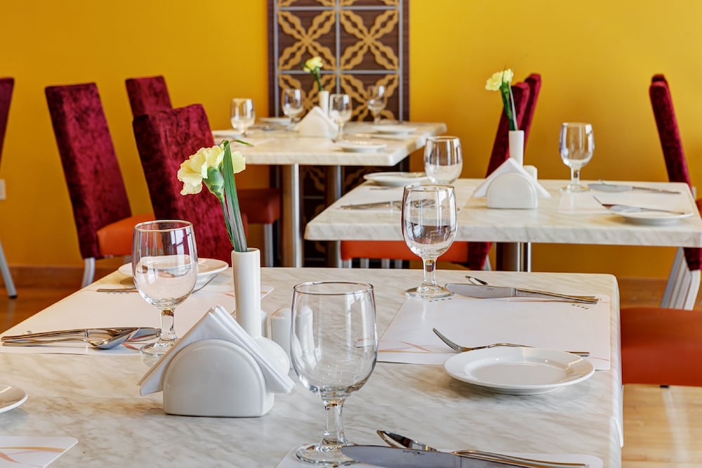 restaurant-cafeteria
