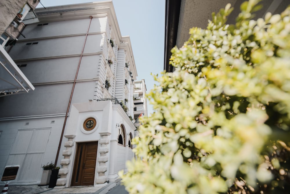 Lot Boutique Hotel in TIRANA