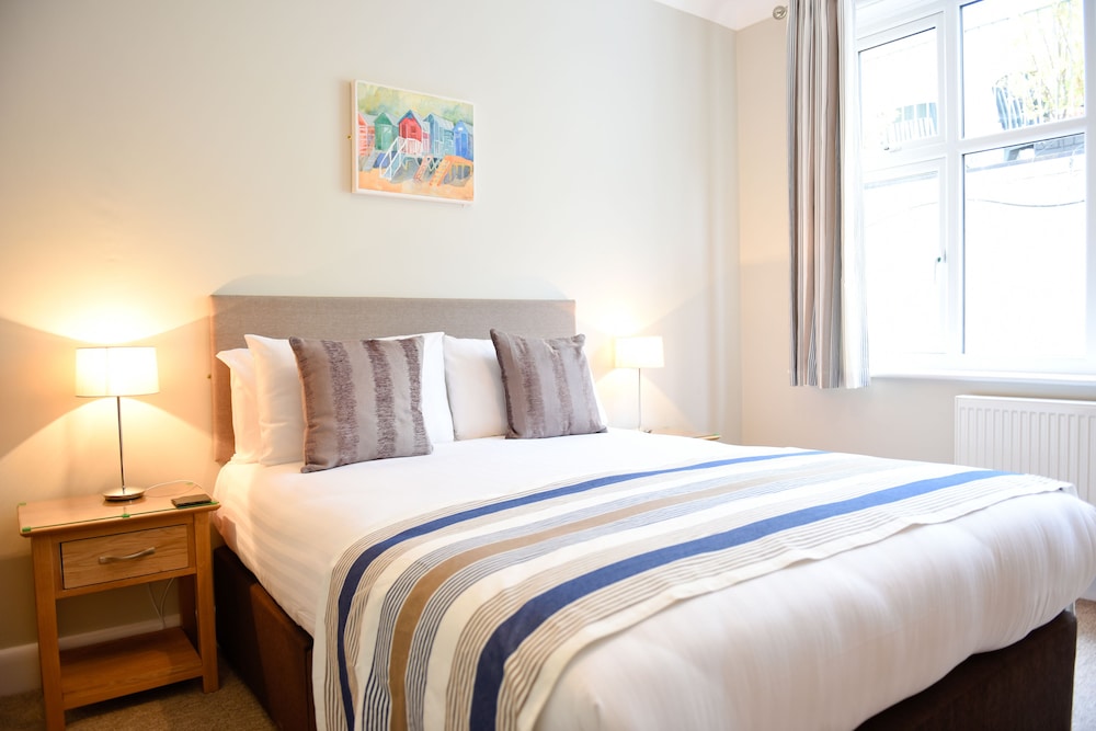 Riviera Hotel Holiday Apartments Alum Chine 8/49