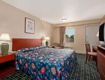 Hilltop Inn 6/38