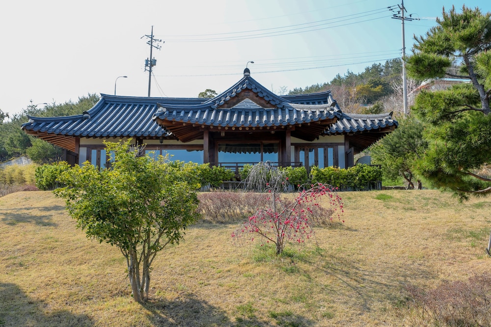 Hanok Hotel Odongjae 38/43