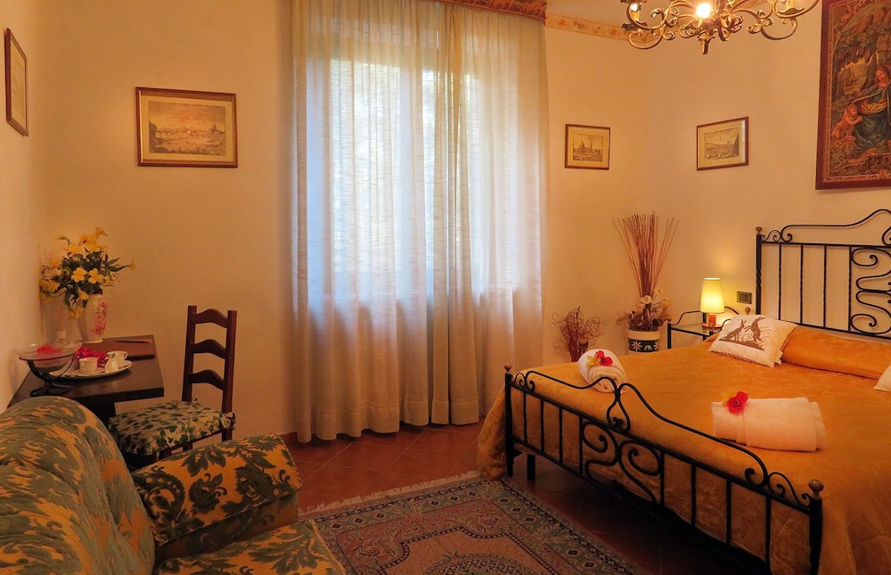 Villa Sant' Uberto Country Inn 15/65